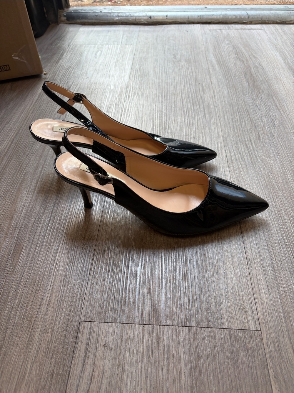 Pointed Toe Slingback Pumps in Black - Brand: None